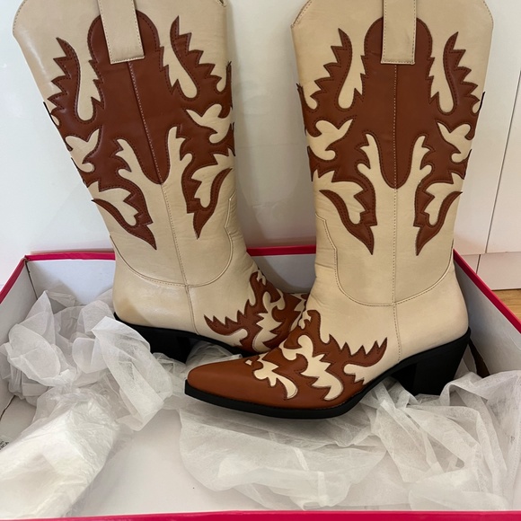 Ann Creek Cowboy Boots - Picture 2 of 2